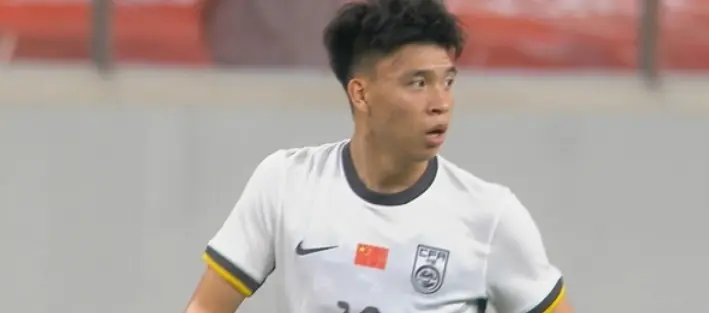 yid, 成功戴帽, 后卫首发出
