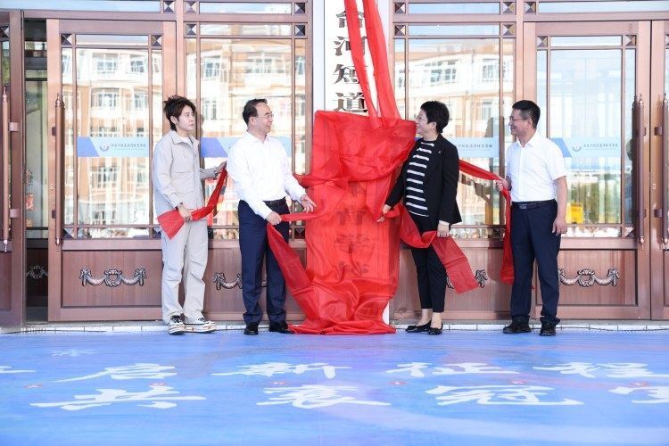 一个三冠王 一个三冠王